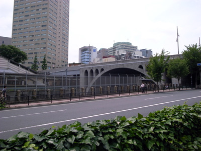 [IMAGE]お茶の水駅前聖橋